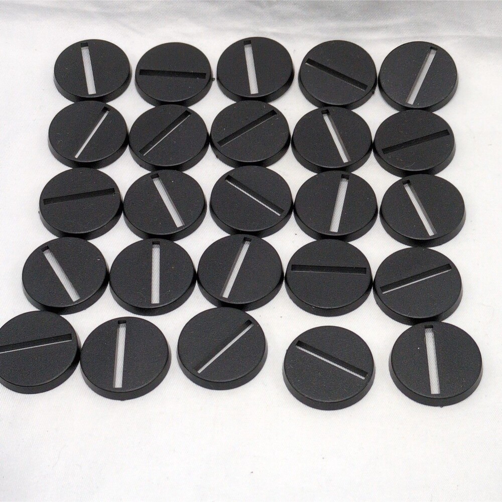 (25) 2011 D&G Round Miniature Base 25mm With Slot